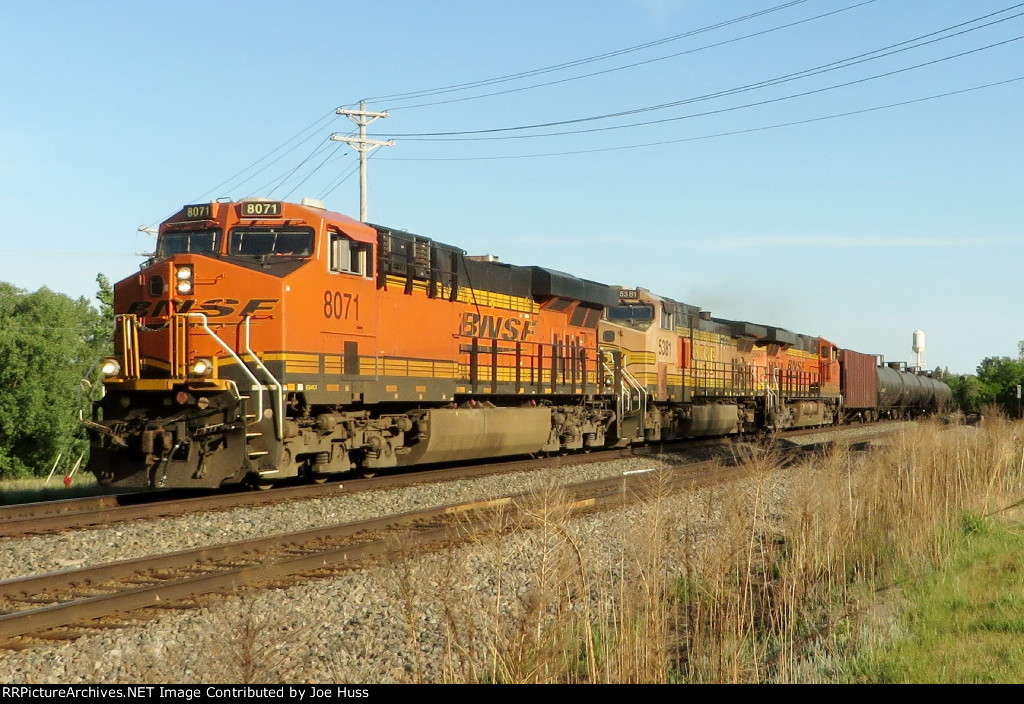 BNSF 8071 East